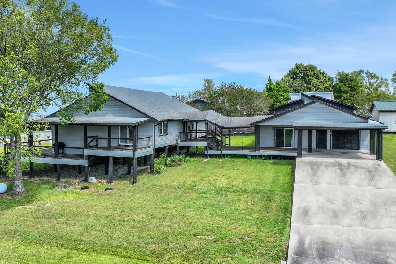 930 Paradise Drive - Photo 1