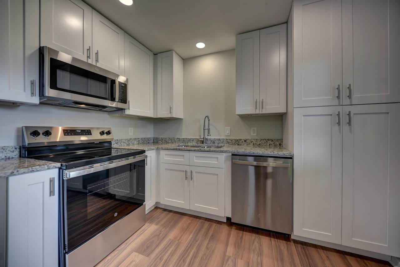 806 Jefferson Street - Photo 1