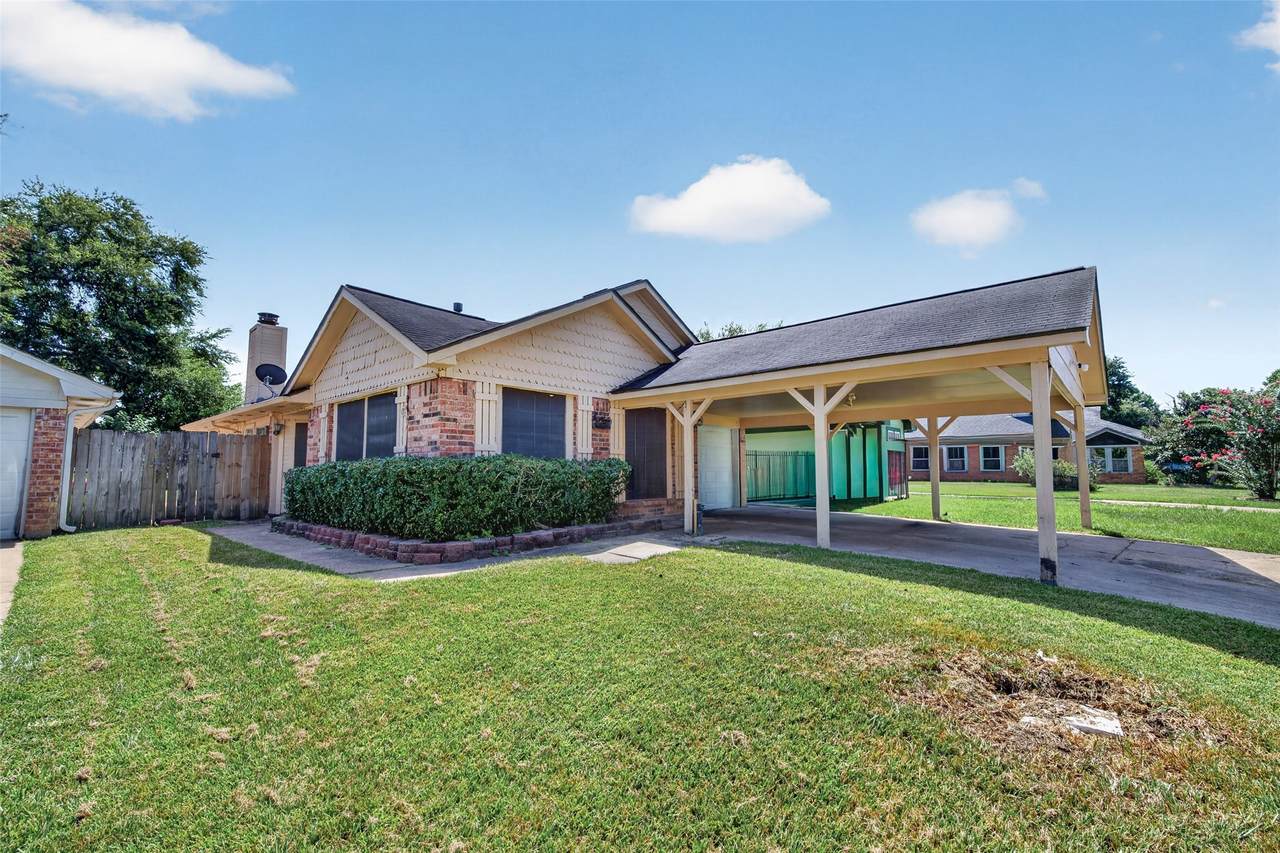 4632 Greenwood Drive - Photo 1