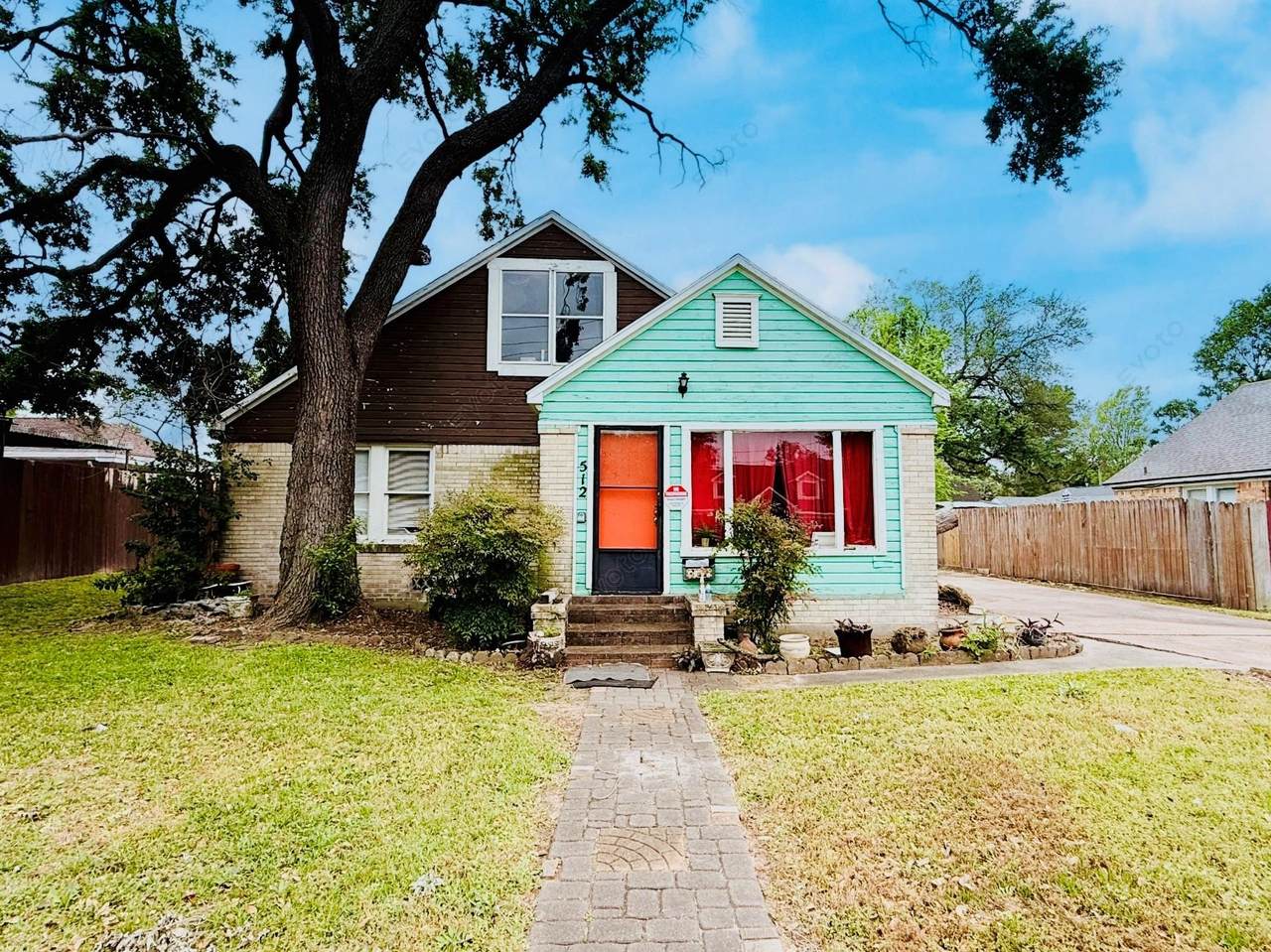 512 Graceland Street - Photo 1