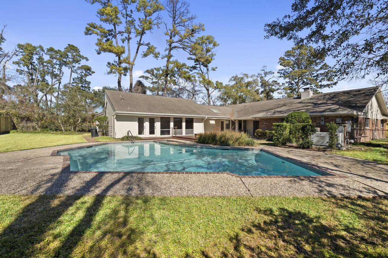365 Piney Point Road - Photo 1