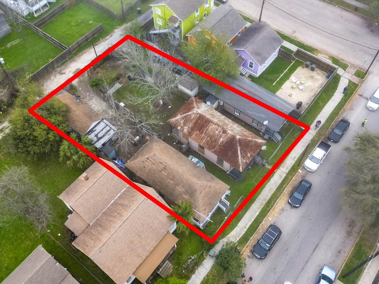 2806 Avenue L - Photo 1