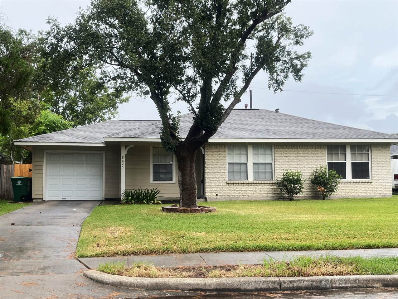 8625 Dunlap Street - Photo 1