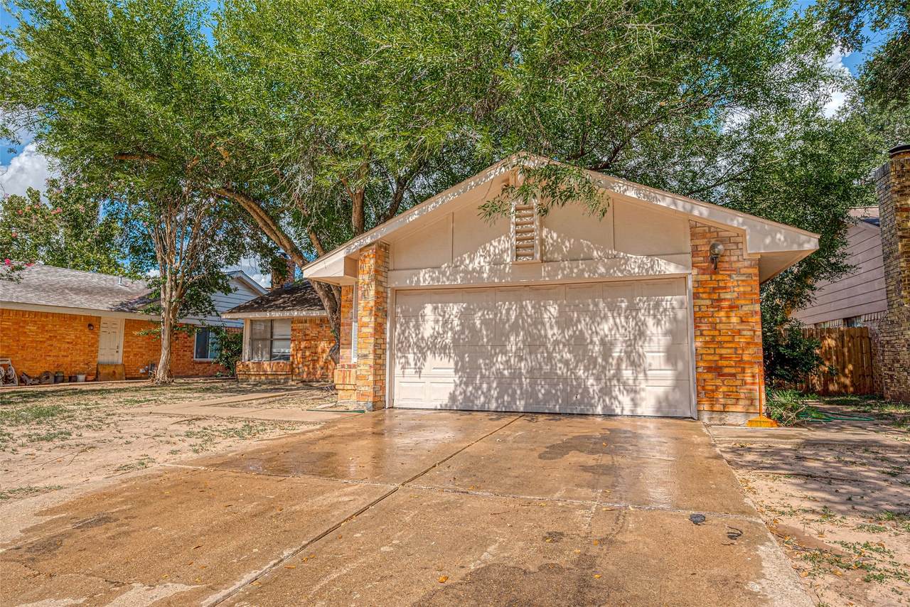 2226 Gray Hawk Lane - Photo 1