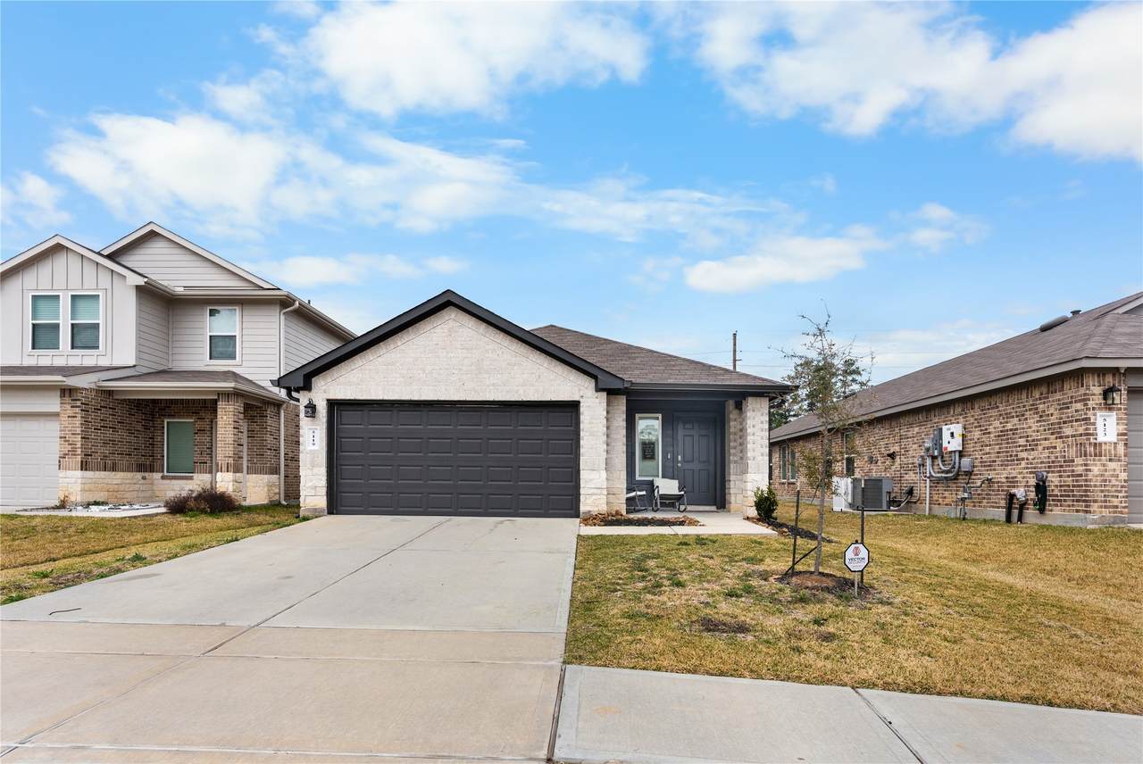 5119 Belmont Hill Court - Photo 1