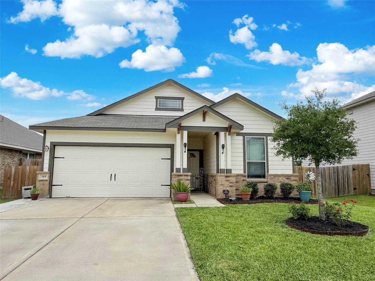 209 Bryan Way - Photo 1