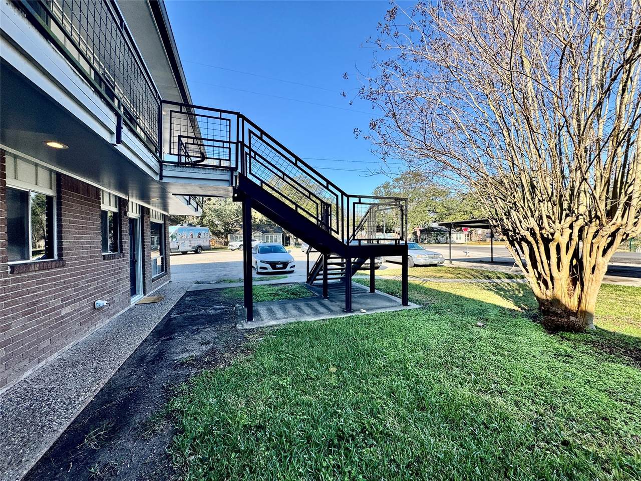 2201 North Grand Boulevard - Photo 1