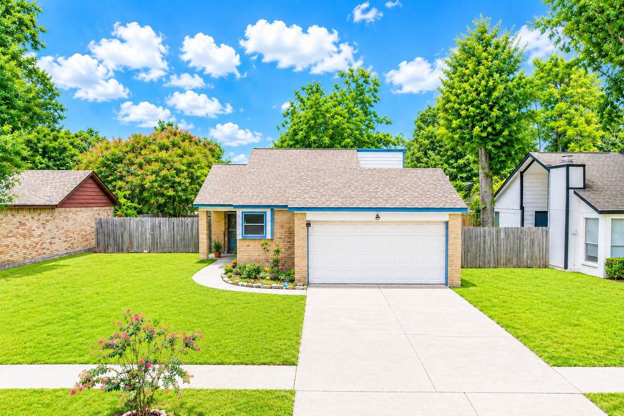 6927 Foxmont Lane - Photo 1