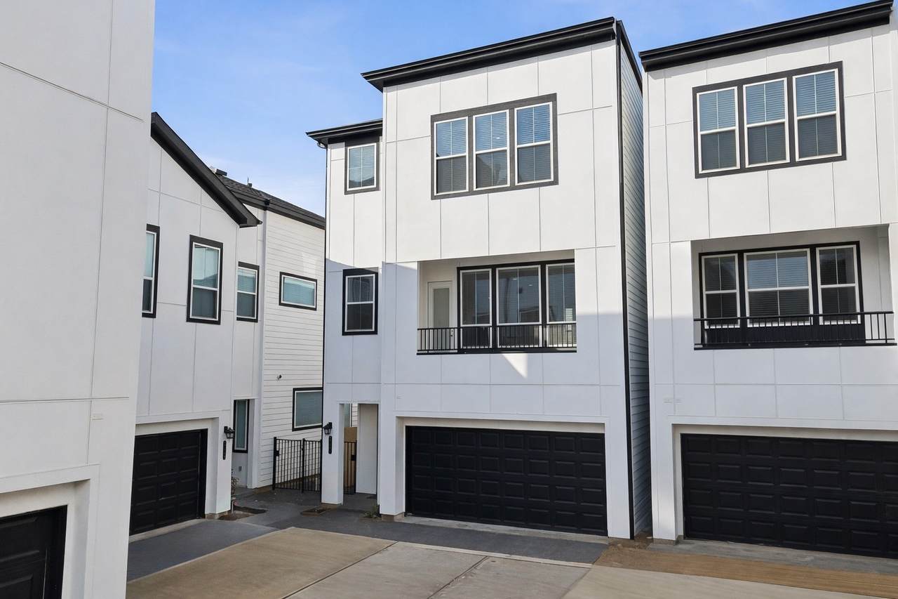 2706 Grand Fountains Drive - Photo 1