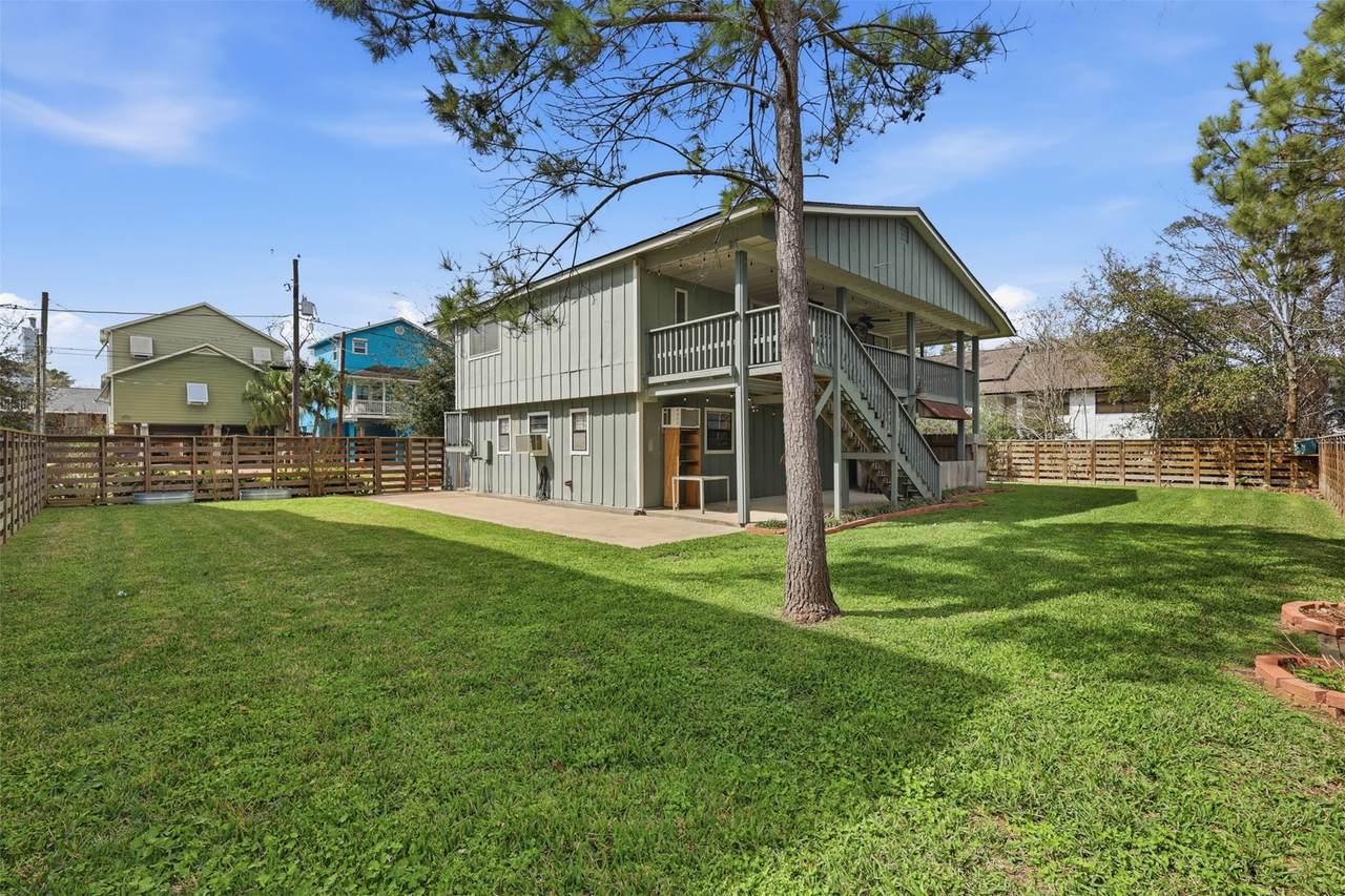 221 Oak Road - Photo 1