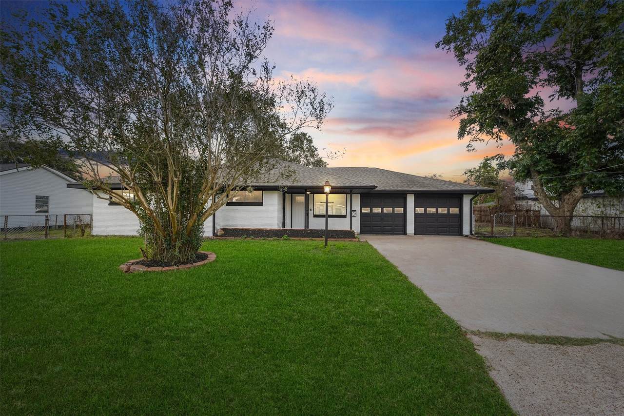 216 5th Street - Photo 1