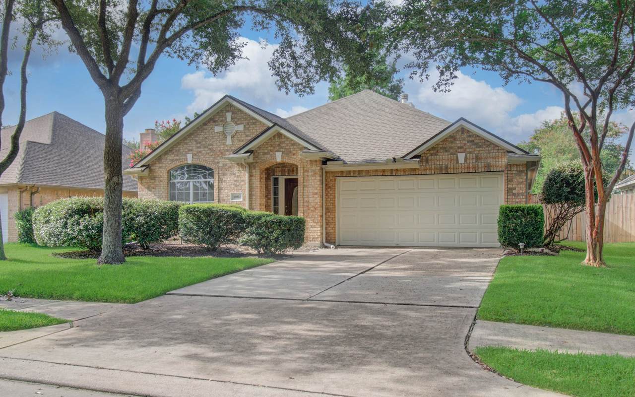 10004 Chestnut Creek Way - Photo 1