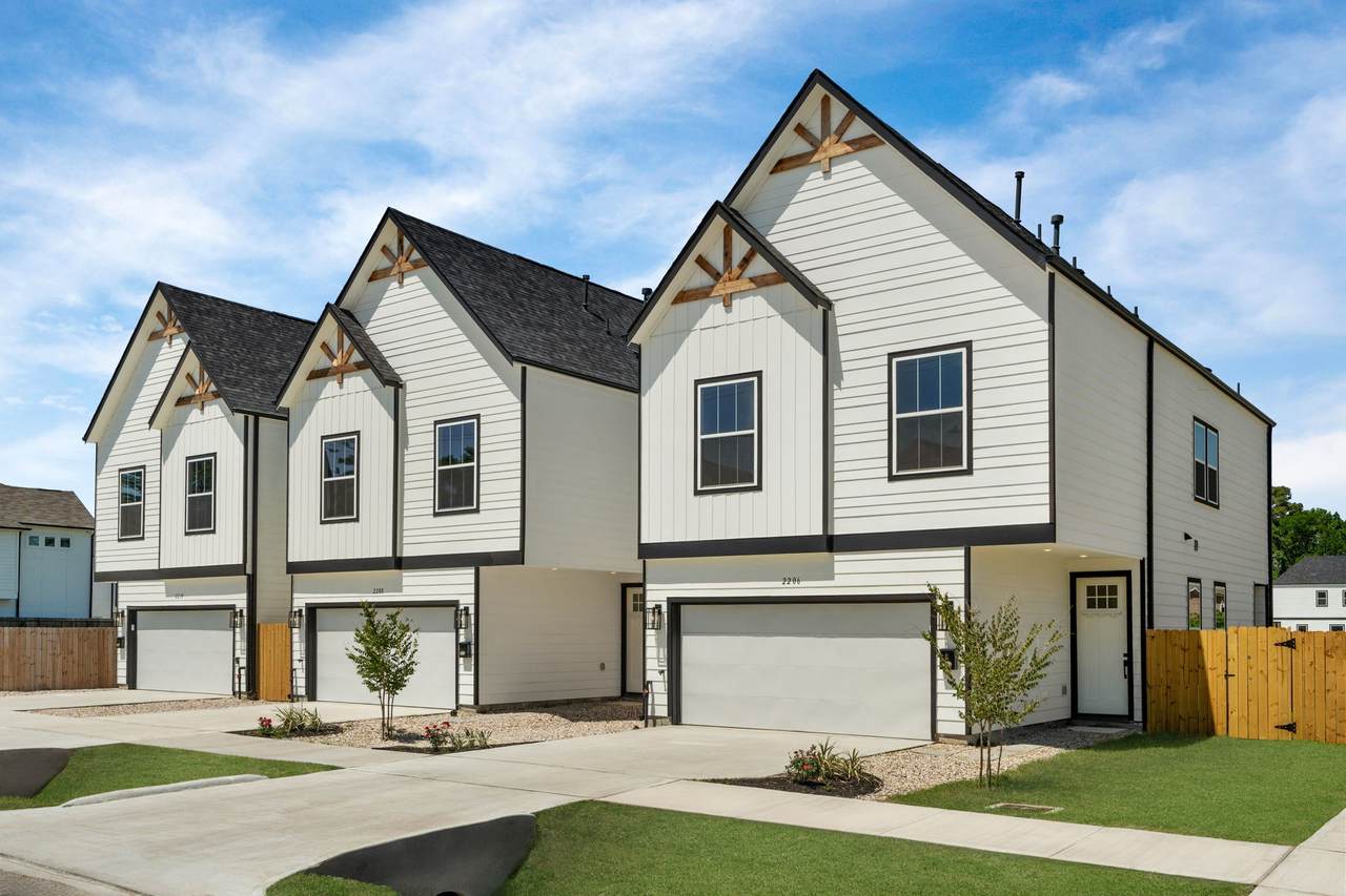 2210 Mansfield - Photo 1