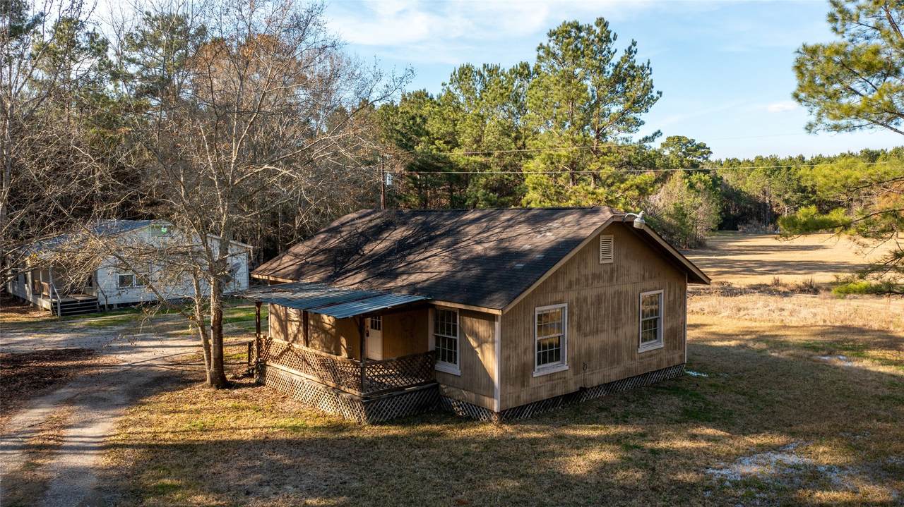 2405-2407 County Road 2235 - Photo 1