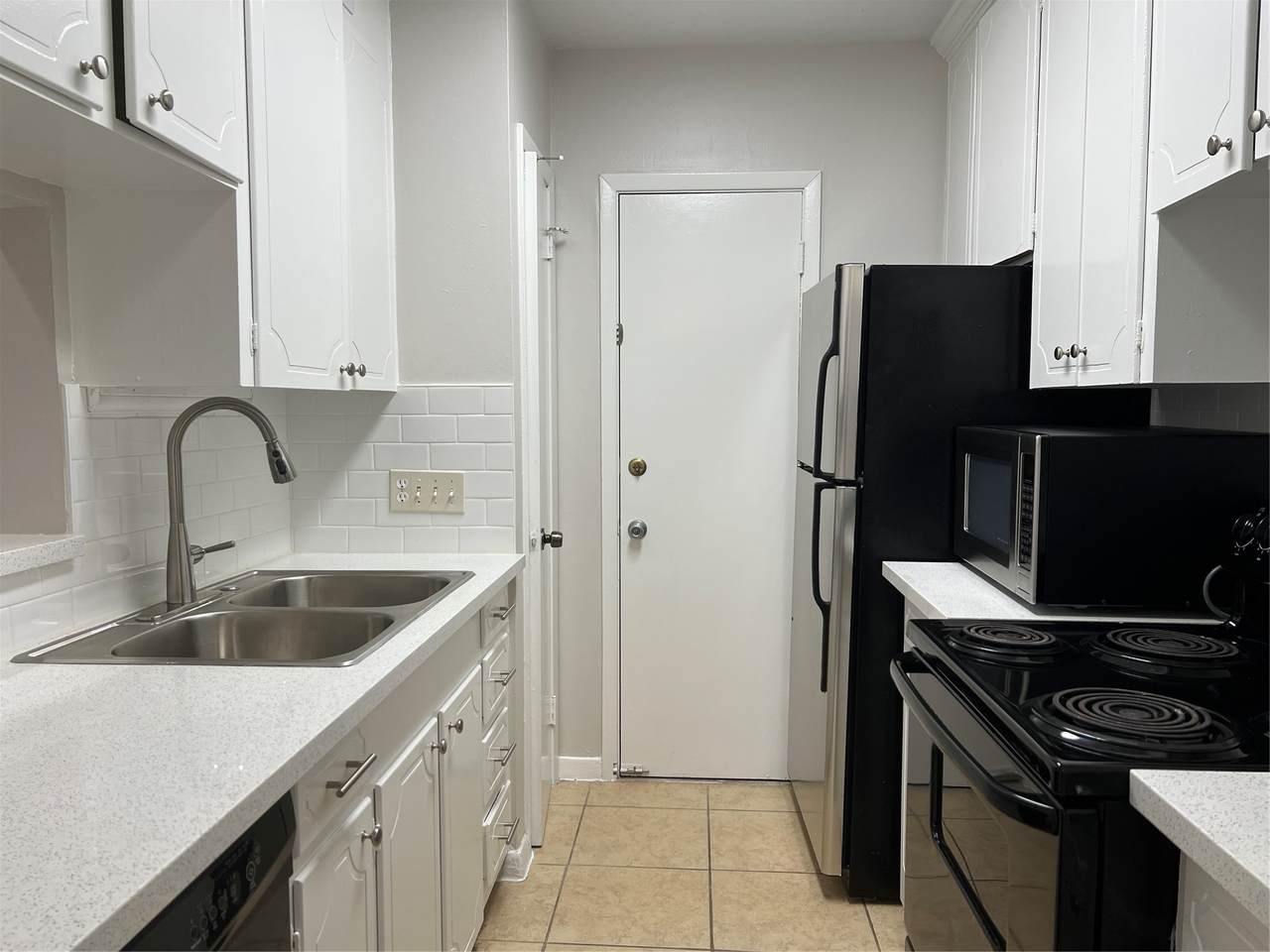 2824 Briarhurst Drive - Photo 1