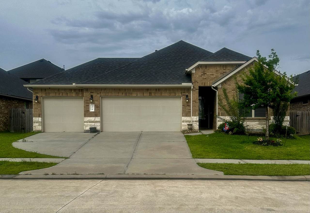 454 Westlake Landing - Photo 1