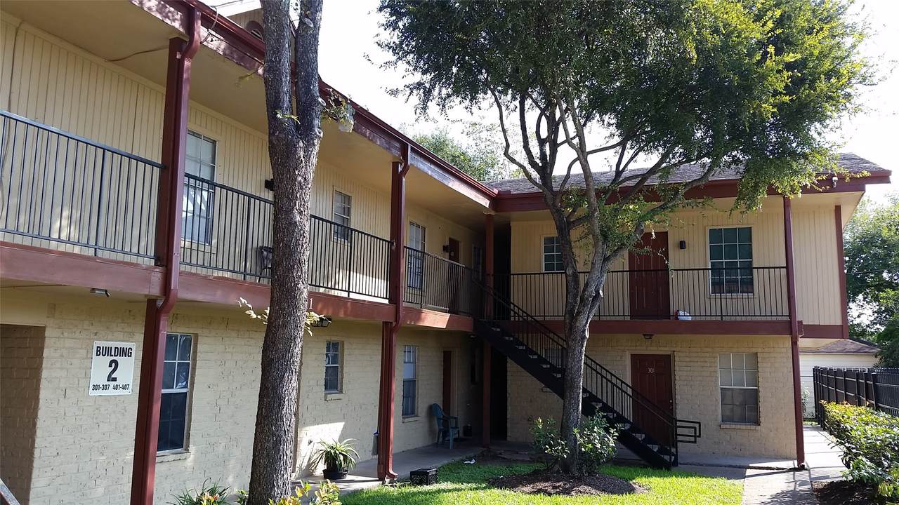 4710 Airport Boulevard - Photo 1