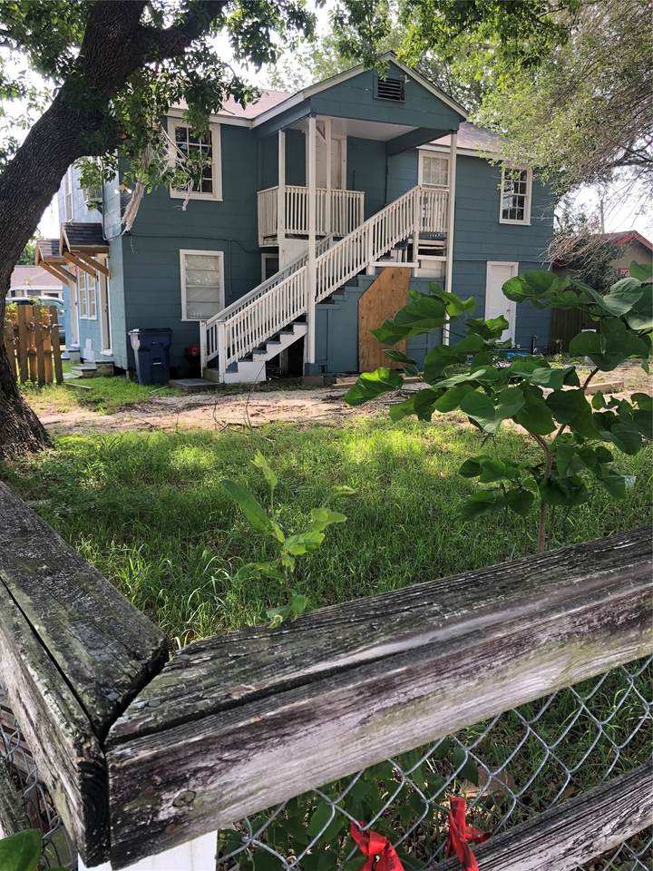 827 1st Avenue - Photo 1