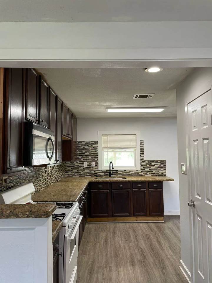 7814 Richland Drive - Photo 1