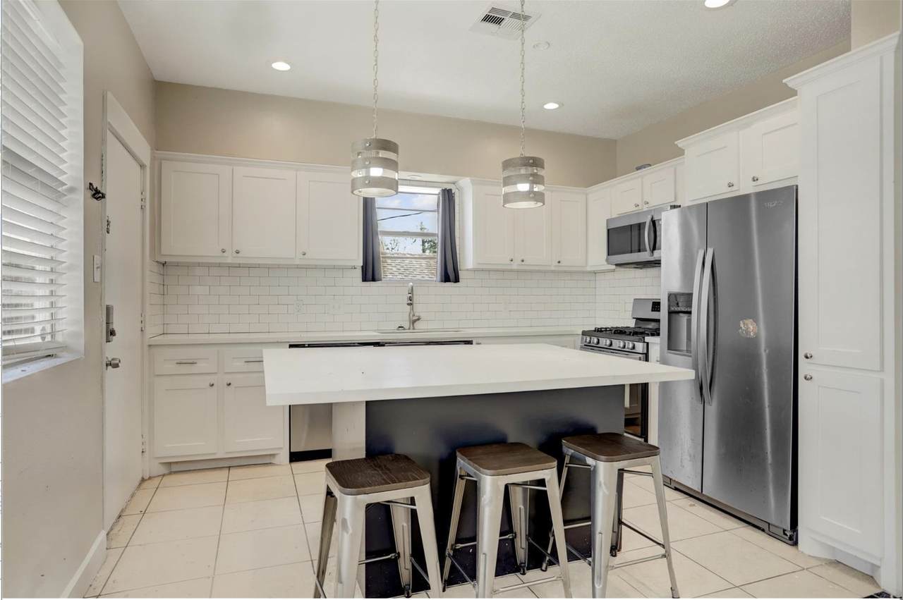 1612 39th Street - Photo 1