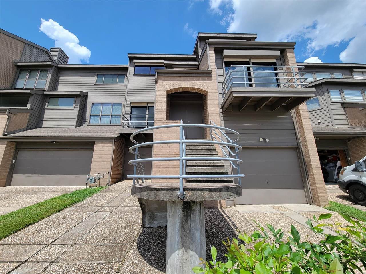 18309 Sandy Cove - Photo 1