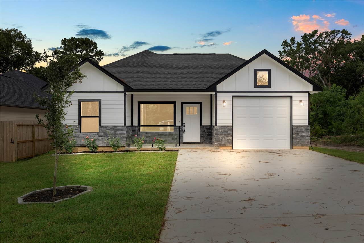 4170 Ben Milam Road - Photo 1
