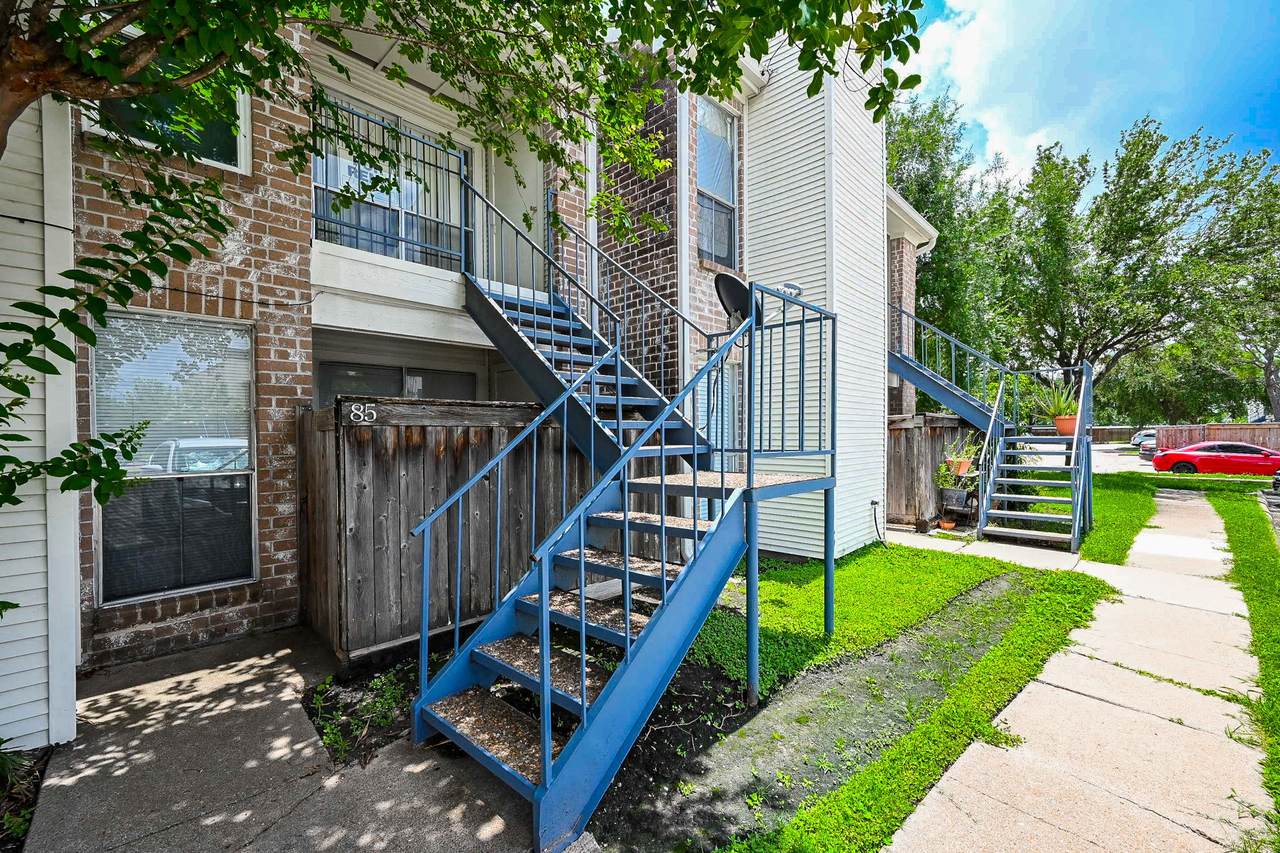 3900 Woodchase Drive - Photo 1