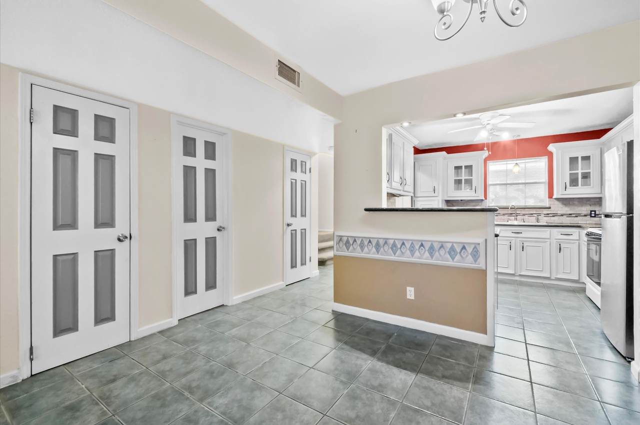1025 Willow Oaks Circle - Photo 1