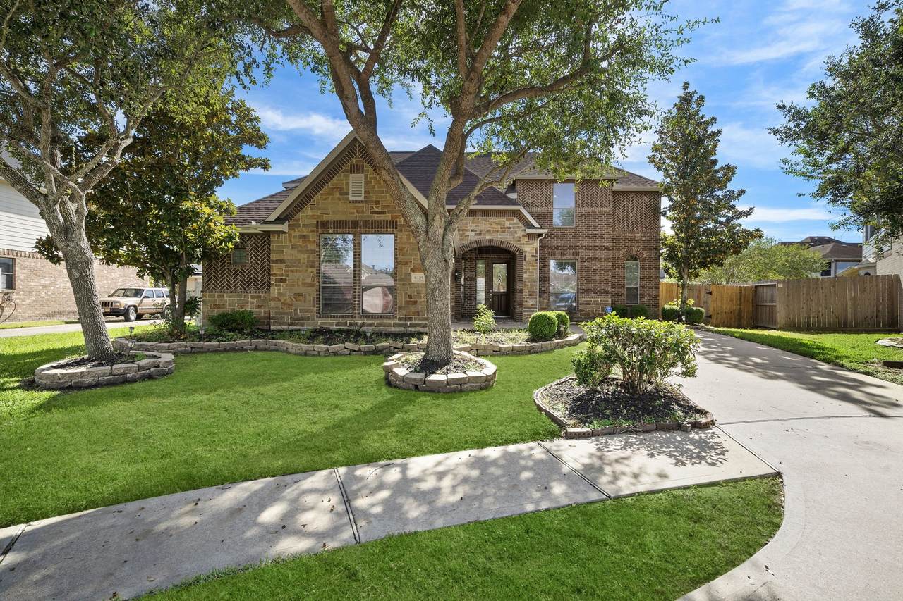 6123 Cameron Court - Photo 1