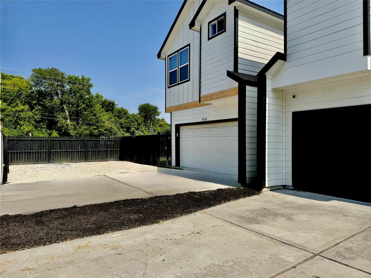 4126 Dorchester Street - Photo 1