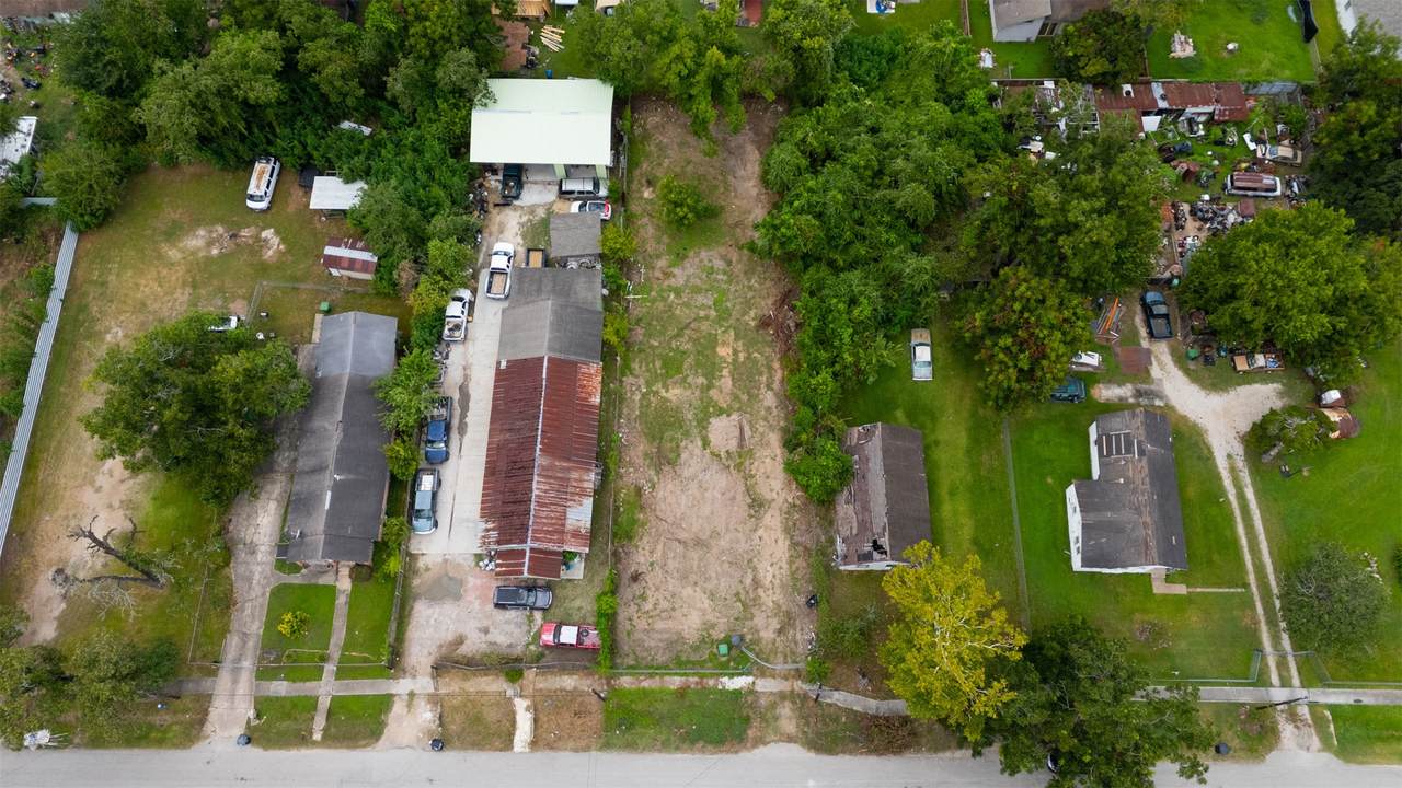 8613 Lavender Street - Photo 1