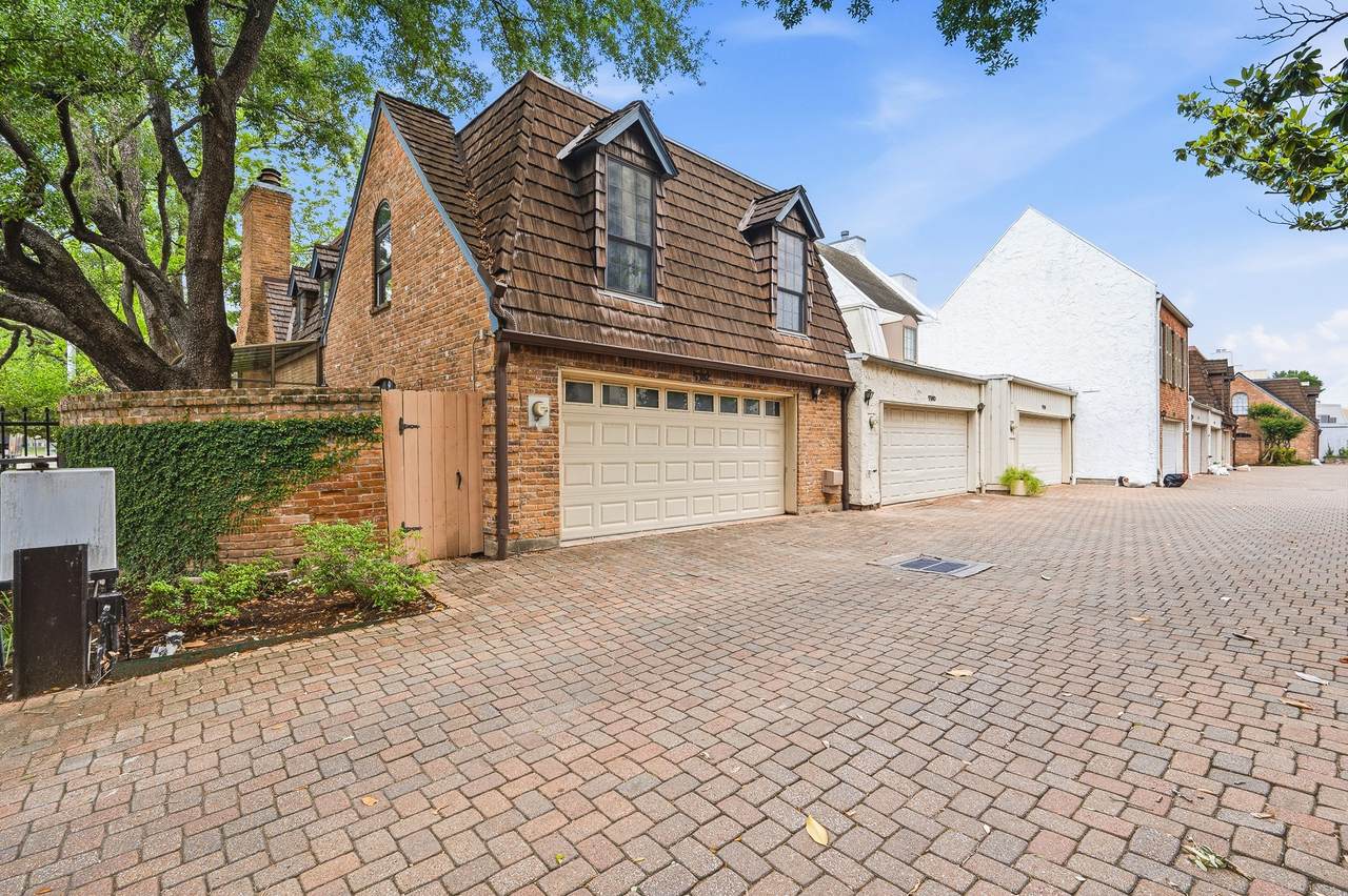 5382 Brownway Street - Photo 1