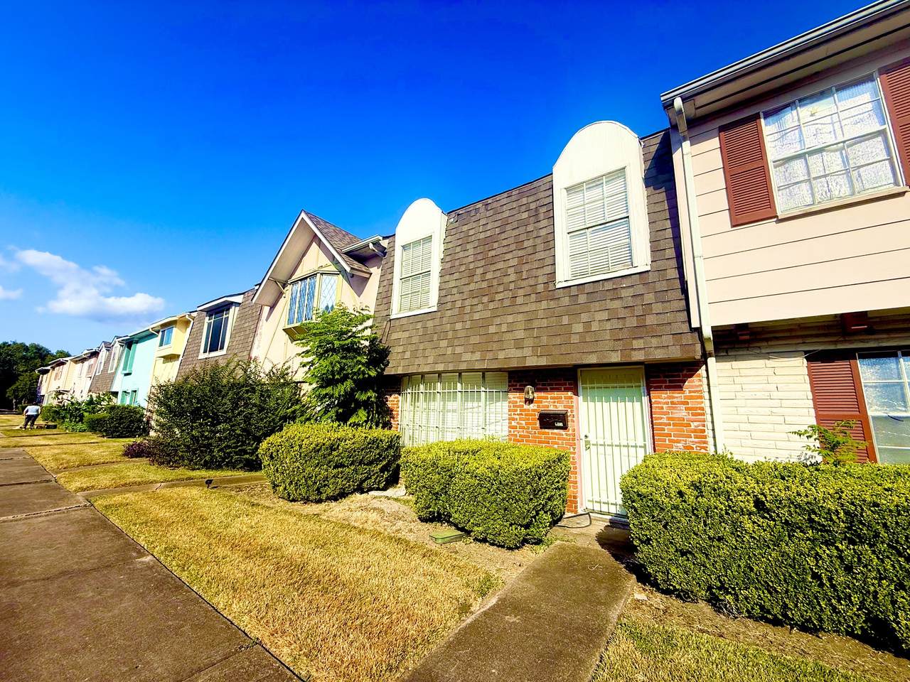 11451 Beechnut St - Photo 1