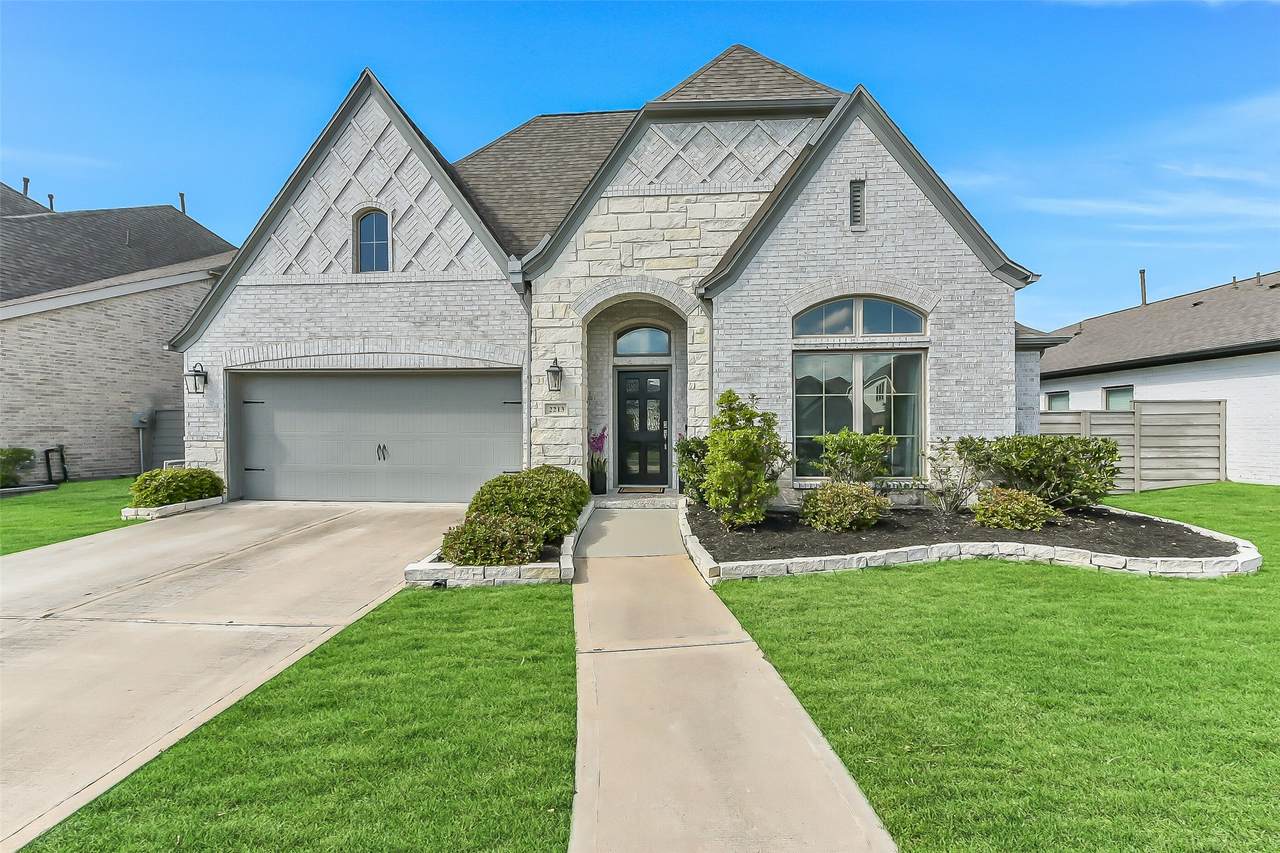2213 Bayleaf Manor - Photo 1