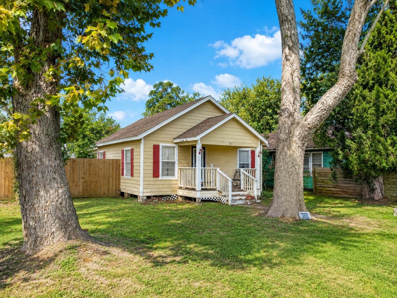 201 Front Street - Photo 1