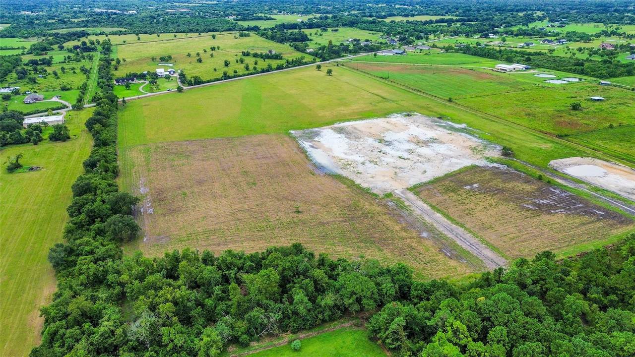 0008 County Road 172 - Photo 1