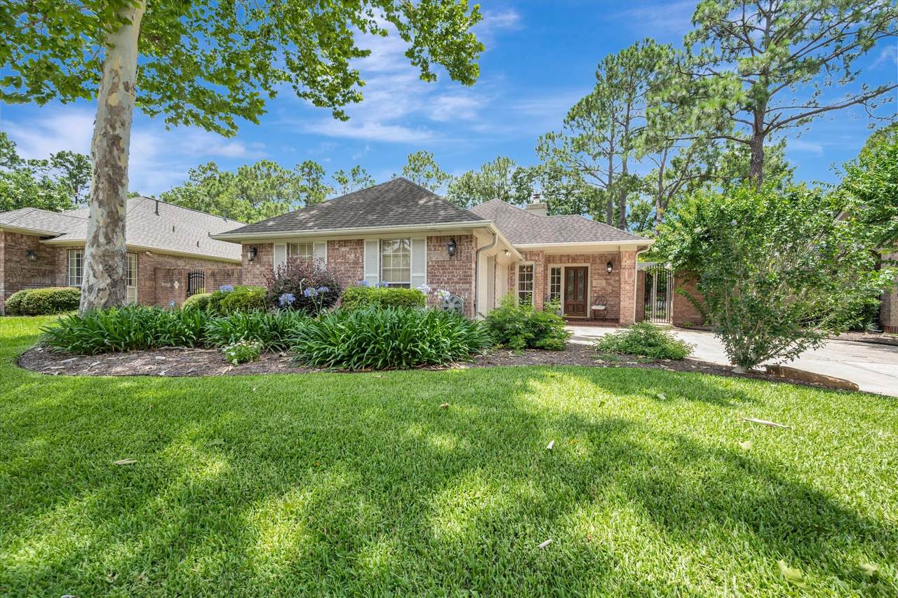 16007 Edgewood Drive - Photo 1