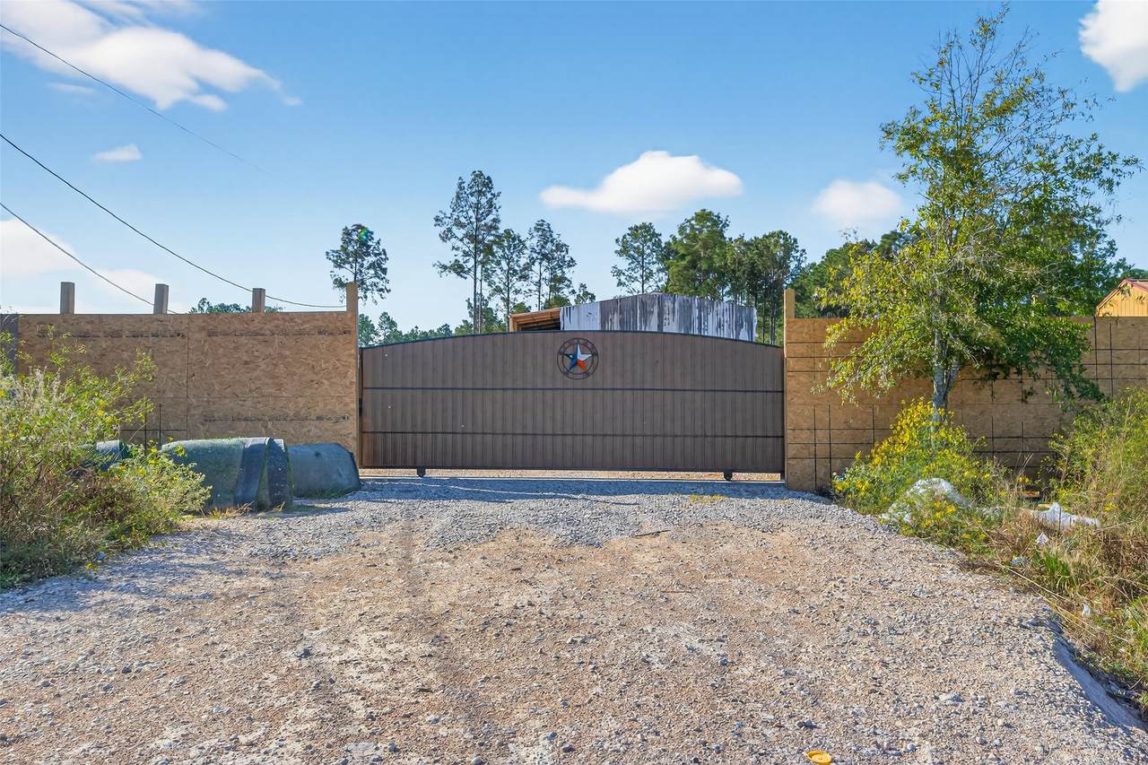 1746 County Road 3560 - Photo 1