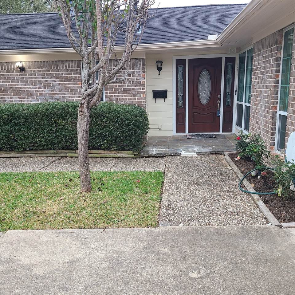 1006 Walnut Bend Lane - Photo 1