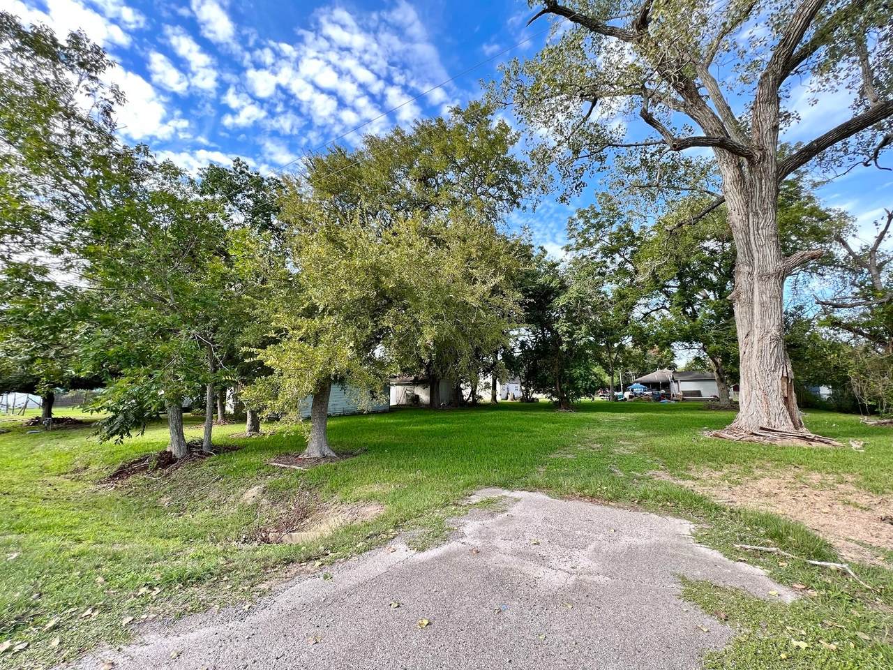 6522 Highway 6 - Photo 1