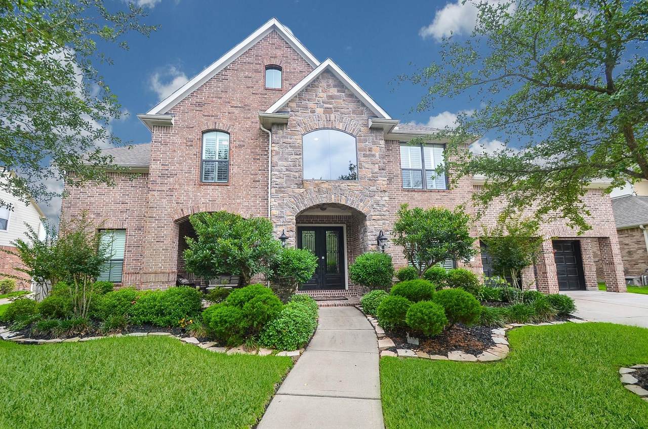 5910 Hawthorne Garden Way - Photo 1