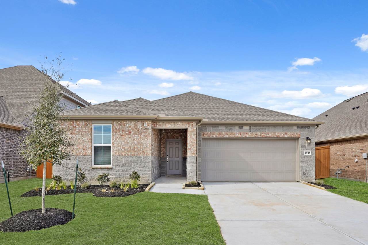 2601 Village Azalea Drive - Photo 1