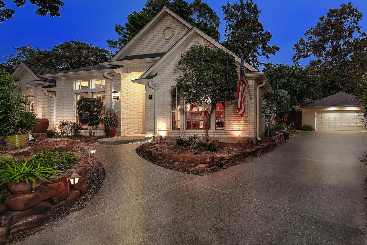 2 Taper Glow Place - Photo 1