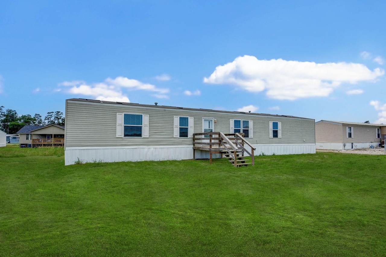 2245 Ben Boulevard - Photo 1