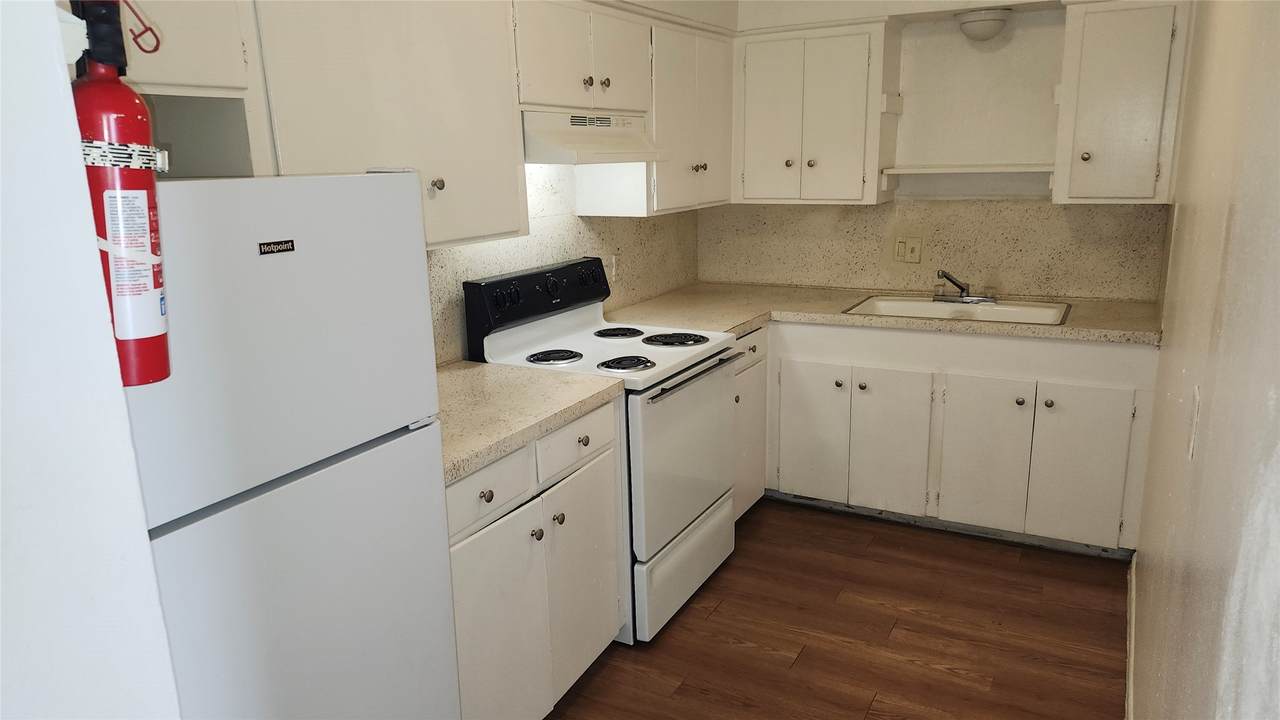 105 Avondale Street - Photo 1