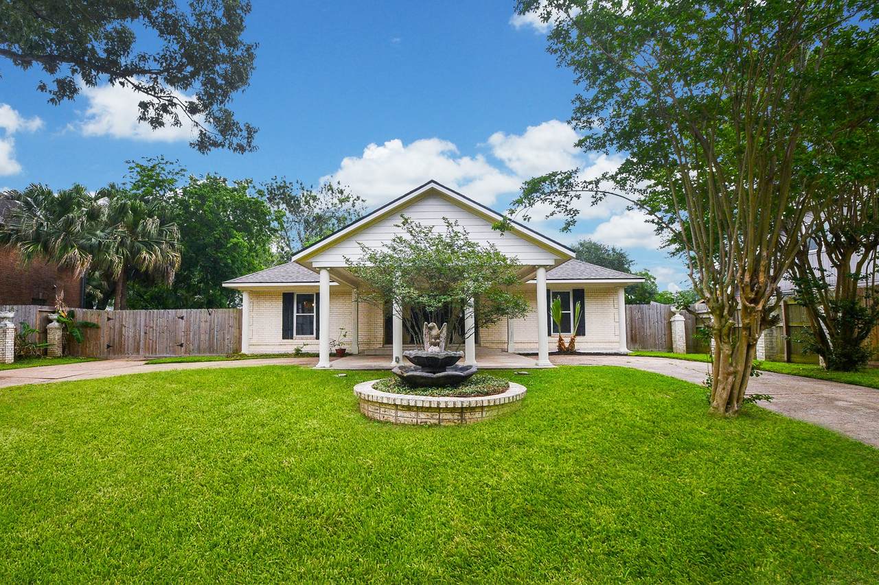 1606 Chelsea Place - Photo 1