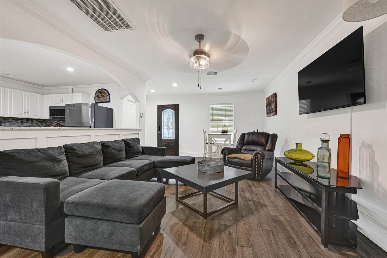 2809 Tooke Street - Photo 1