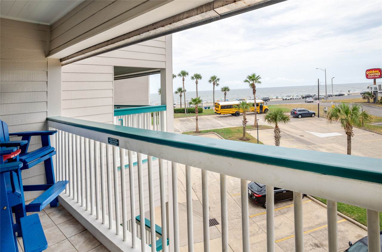 6102 Seawall Boulevard - Photo 1