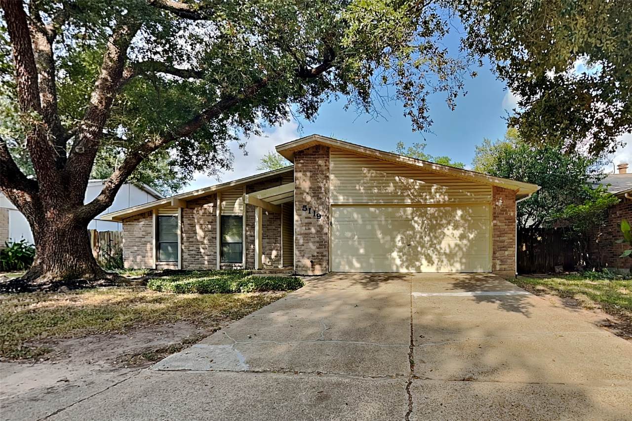 5119 Cairnleigh Drive - Photo 1