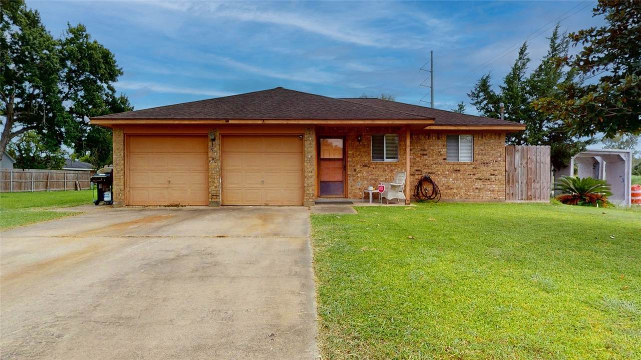 3902 Victoria Avenue - Photo 1